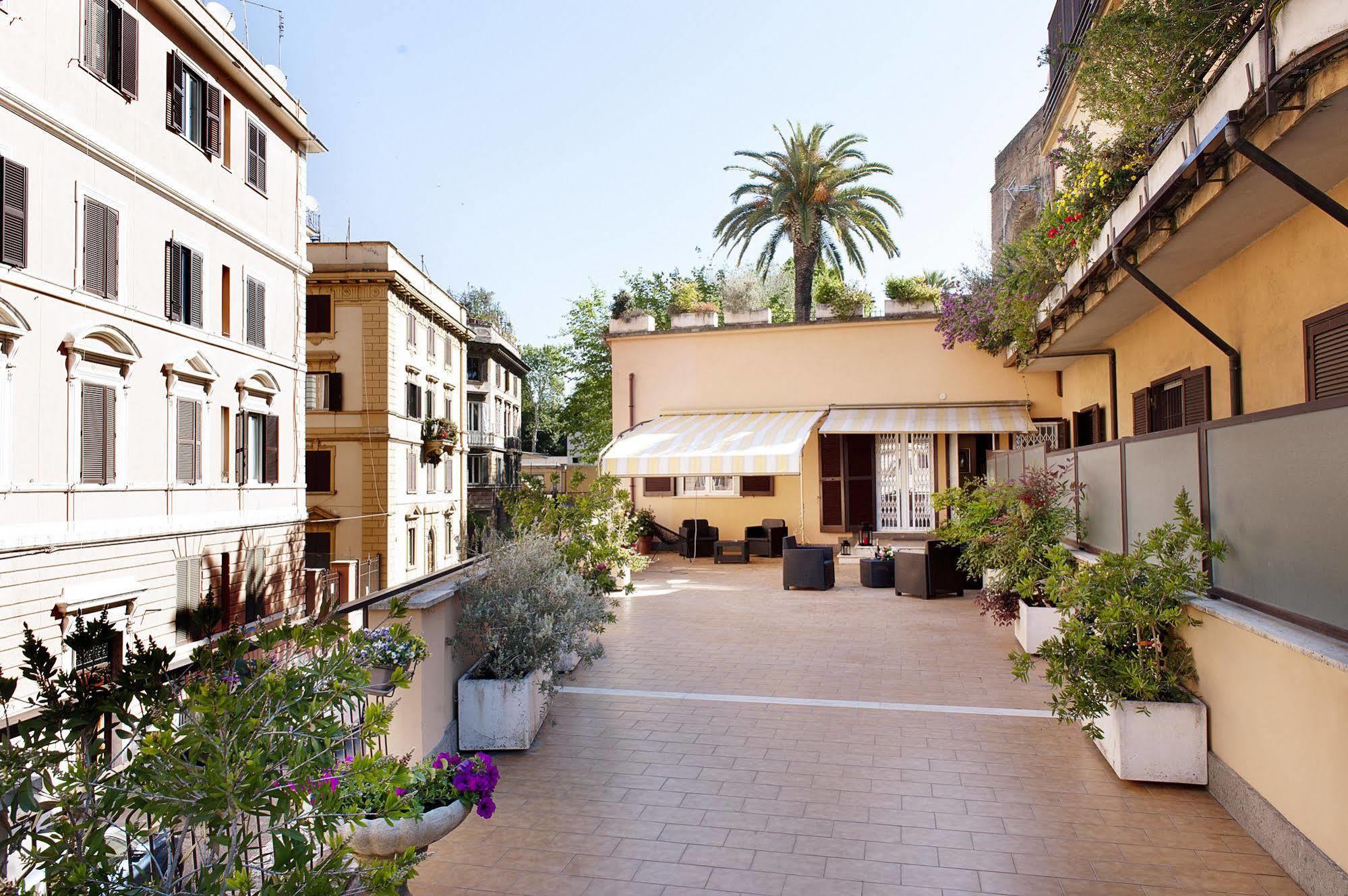 Le Terrazze Di San Giovanni 3* Roma